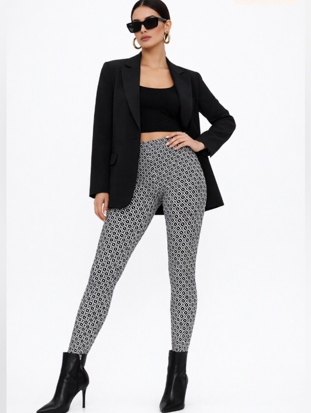 MICHAEL Michael Kors Black & White Geo-Print Woven Leggings - Picture 9 of 9